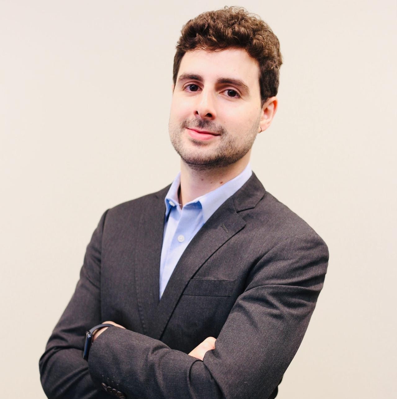 Headshot of Flavio Rodrigues