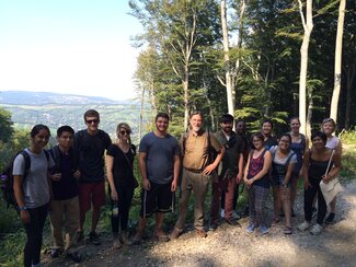 Hike with Alumni on Kahlenberg Group picture